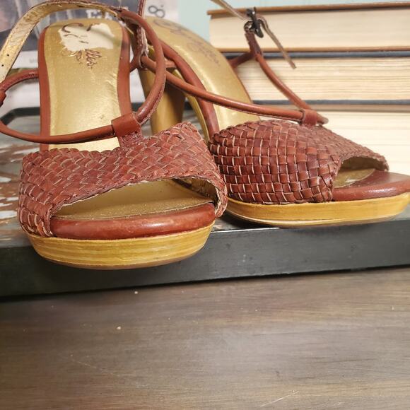 Seychelles Woven Red Leather Wooden Cylinder Heel Ankle Strap US W6 - Picture 10 of 13